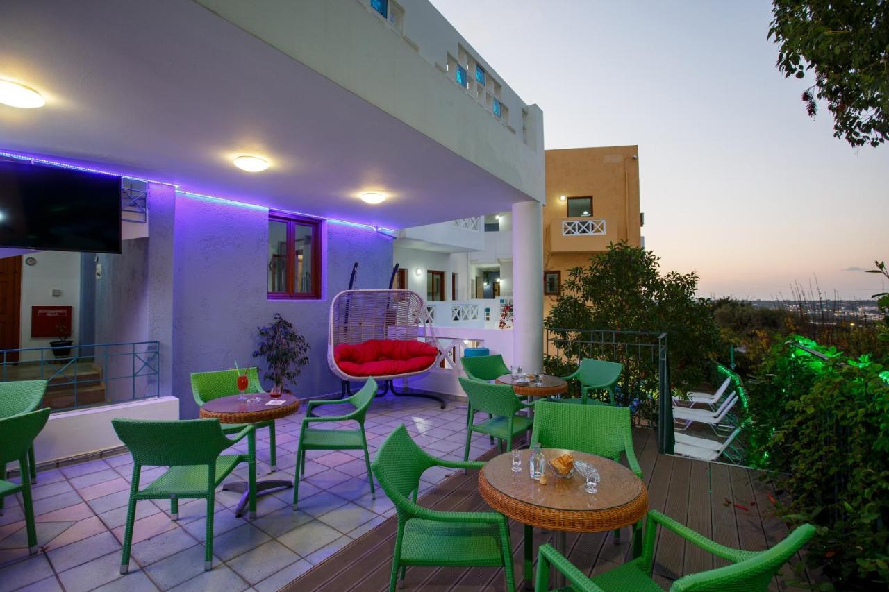 Apartment Pool View